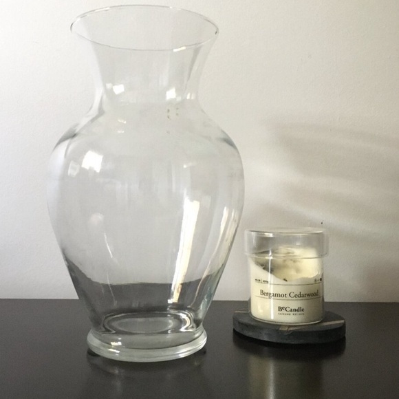 Stunning Large Clear Glass Rose Vase - Picture 4 of 5